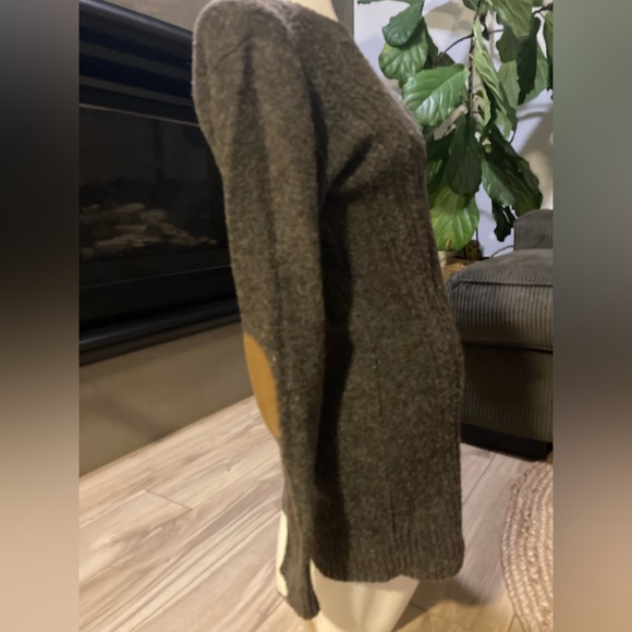 Cable Knit sweater dress. Olive green. - Picture 2 of 5